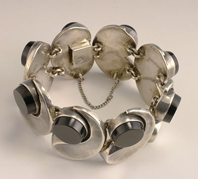 Antonio Pineda silver bracelet joint venture with Los Castillo